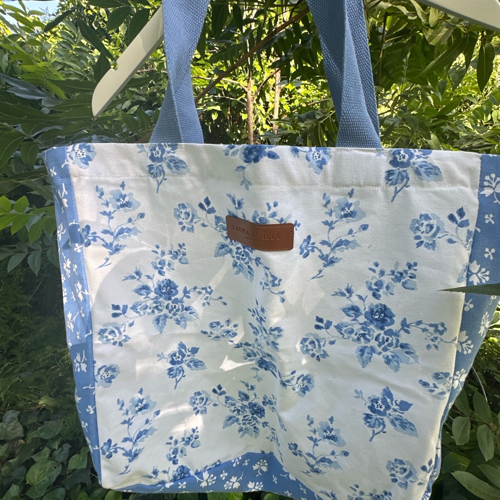 Laura Ashley Blue and White Floral Tote Bag - Picture 1 of 8
